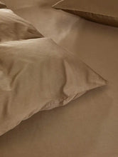 Last inn bildet i Galleri-visningsprogrammet, Høie | Harmoni | Formsydd Laken i Sateng | Gyllen Beige