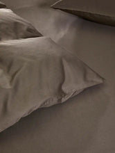 Last inn bildet i Galleri-visningsprogrammet, Høie | Harmoni | Formsydd Laken i Sateng | Valnøtt