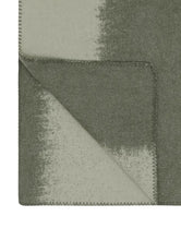 Last inn bildet i Galleri-visningsprogrammet, Matterhorn ullpledd | 130x200 cm | Grønn