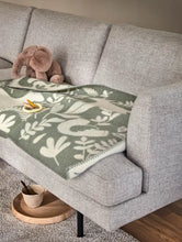 Last inn bildet i Galleri-visningsprogrammet, Skattekammer ullpledd | 65 x100cm | Dempet grønn