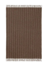 Last inn bildet i Galleri-visningsprogrammet, Oppdal ullpledd | 130x200 cm | Mørk Brun