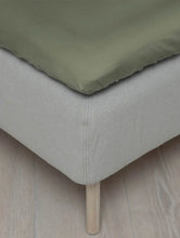 Last inn bildet i Galleri-visningsprogrammet, Høie | Harmoni | Formsydd Laken i Sateng | Dempet Grønn