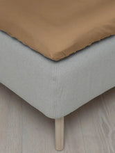 Last inn bildet i Galleri-visningsprogrammet, Høie | Harmoni | Formsydd Laken i Sateng | Gyllen Beige