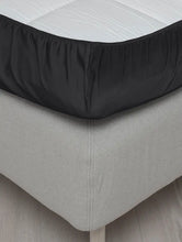 Last inn bildet i Galleri-visningsprogrammet, Høie | Harmoni | Formsydd Laken i Sateng | Dempet Sort