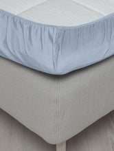 Last inn bildet i Galleri-visningsprogrammet, Høie | Harmoni | Formsydd Laken i Sateng | Dus Blå