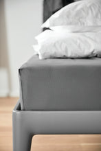 Last inn bildet i Galleri-visningsprogrammet, Georg Jensen Damask | Formsydd Laken | Mørk Grå