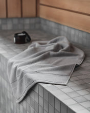 Last inn bildet i Galleri-visningsprogrammet, Høie | Spa | Håndkle | Lys Grå