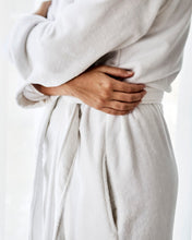 Last inn bildet i Galleri-visningsprogrammet, Høie | Svanen | Morgenkåpe | Hvit