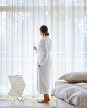 Last inn bildet i Galleri-visningsprogrammet, Høie | Svanen | Morgenkåpe | Hvit