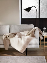 Last inn bildet i Galleri-visningsprogrammet, Matterhorn Ullpledd | 130x200 cm | Beige
