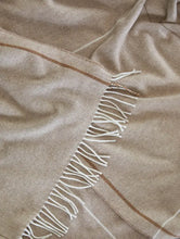 Last inn bildet i Galleri-visningsprogrammet, Monte Viso pledd | 130x200 cm | Beige
